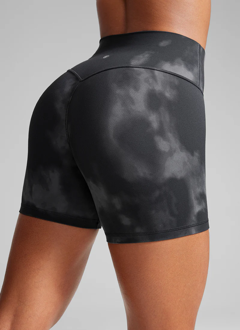 Secretsculpt™ No Front Seam Shorts 4'' - Image 9