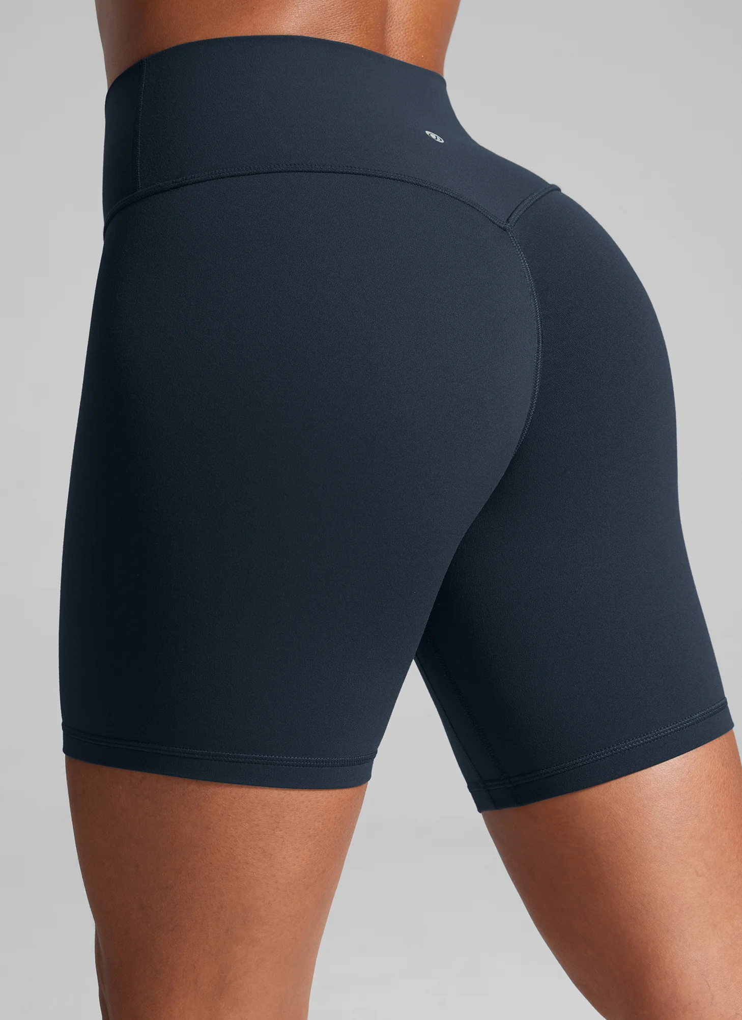 Secretsculpt™ No Front Seam Shorts 6'' - Image 16