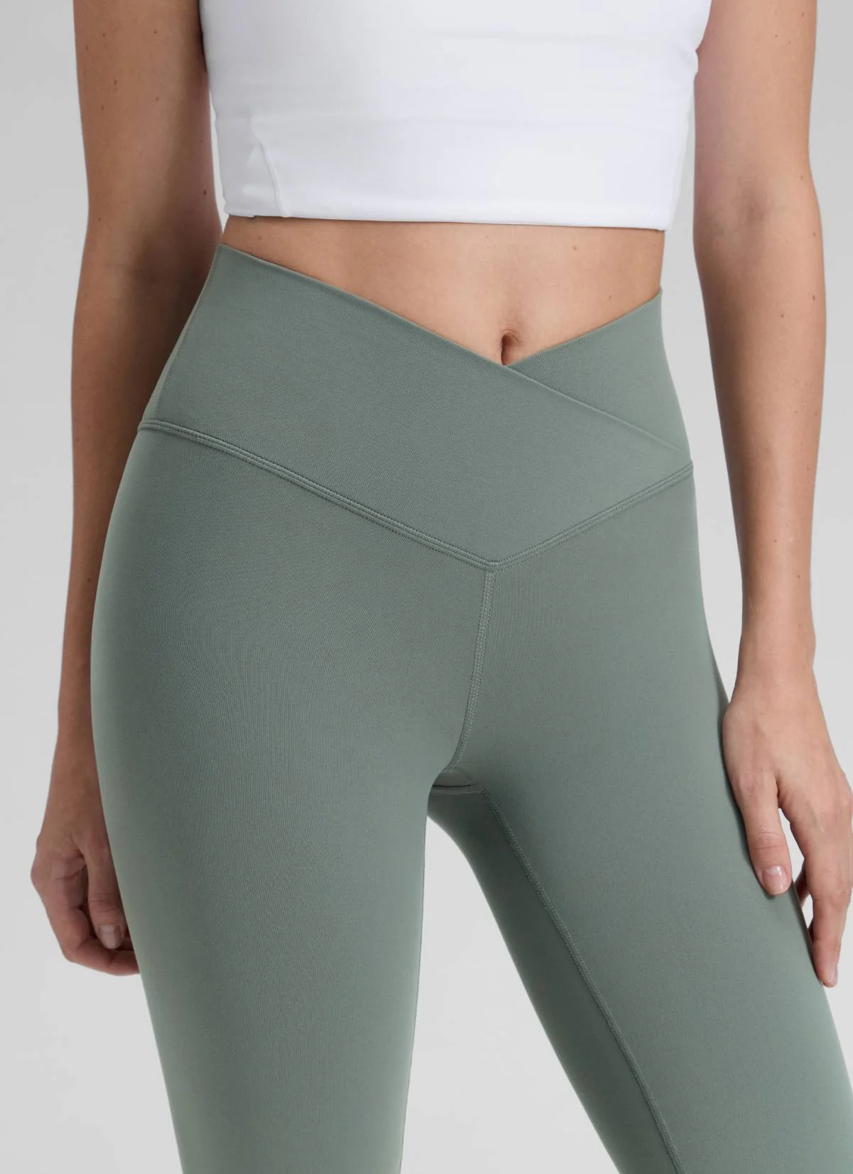 Butterluxe Crossover Flare Legging 31'' - Image 25