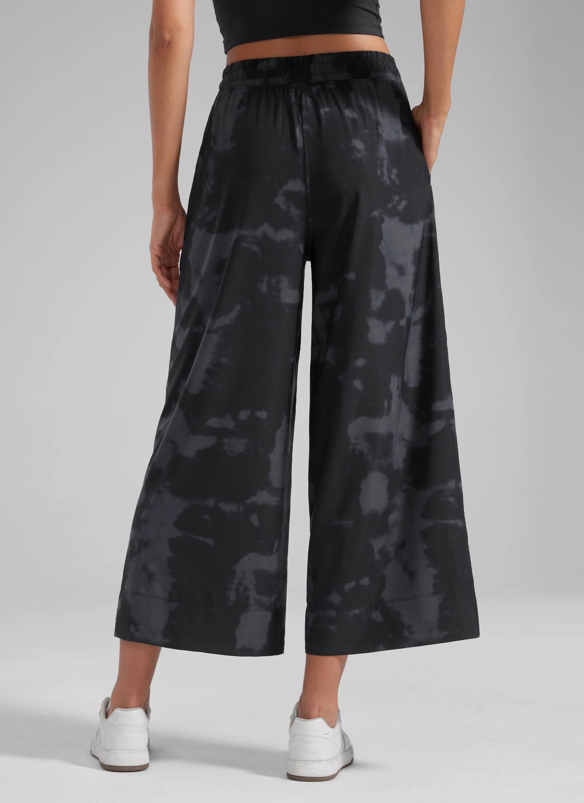 Feathery-Fit Soft Pocket High Rise Pant 25'' - Image 10