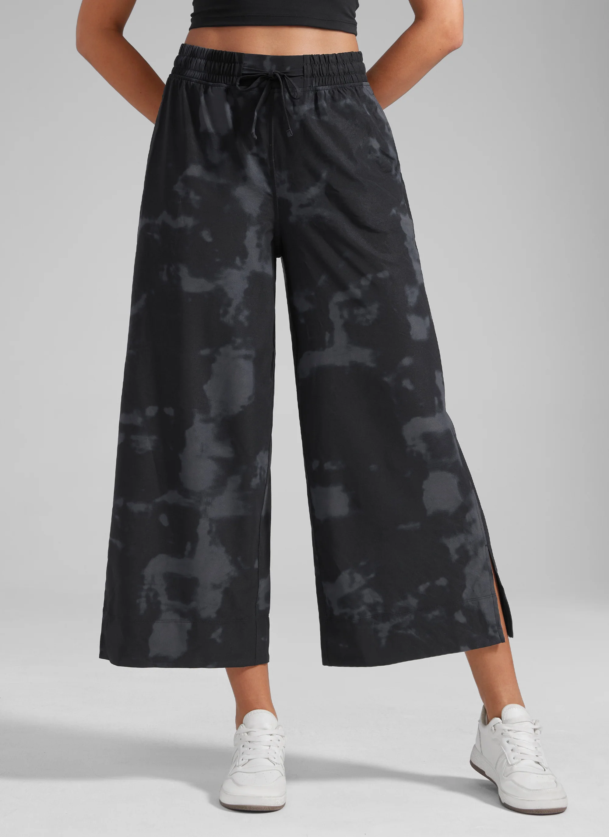 Feathery-Fit Soft Pocket High Rise Pant 25'' - Image 9